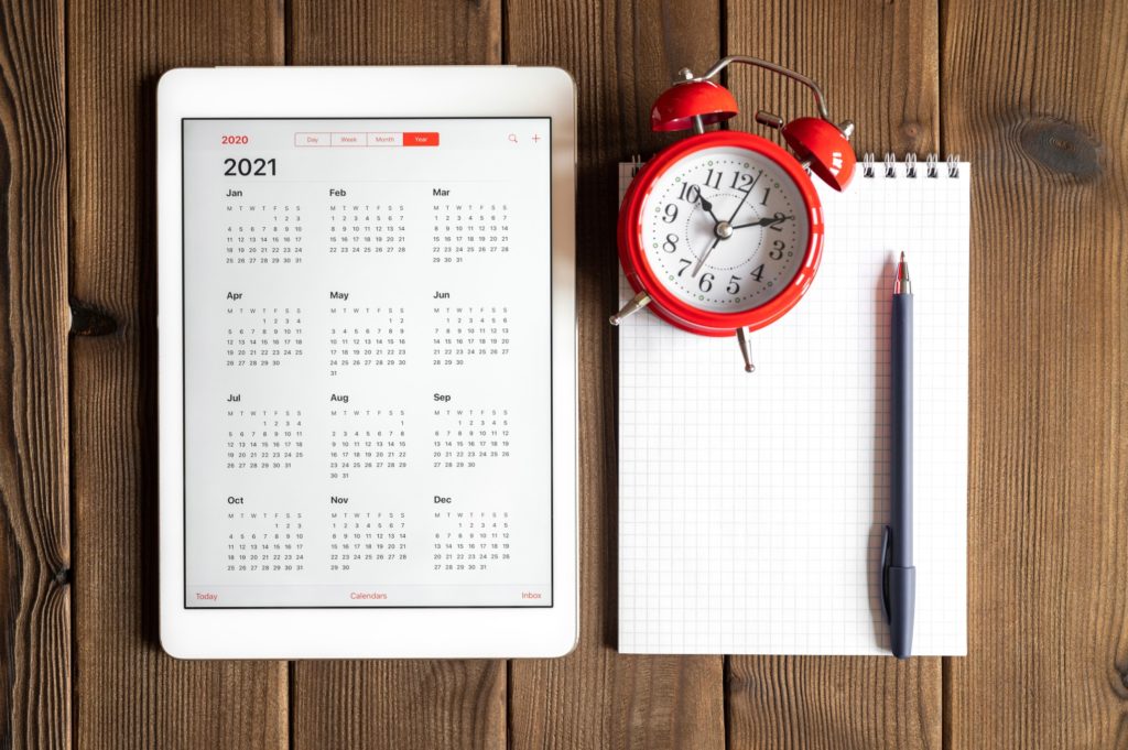 2021 calendar and alarm clock